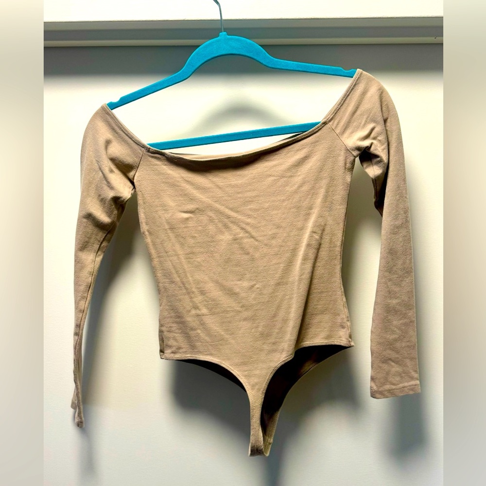 American Apparel Off Shoulder Long Sleeve Bodysuit Vintage Khaki Size Small - Picture 3 of 6